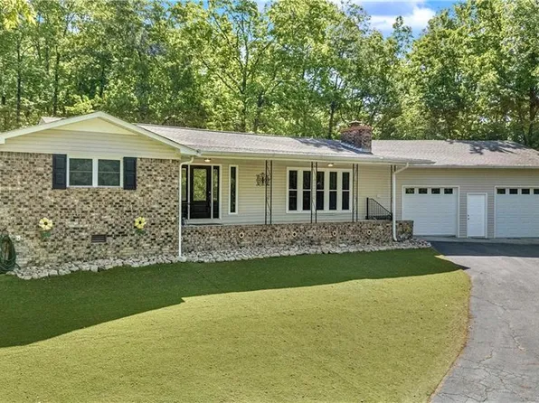 332 Lake Dr SE, Calhoun, GA 30701