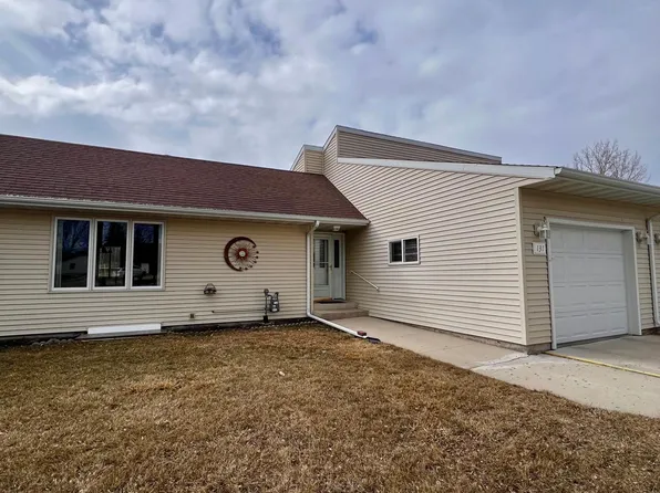131 Belleville Ct, Thief River Falls, MN 56701