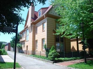627 E Vermont St, Indianapolis, IN