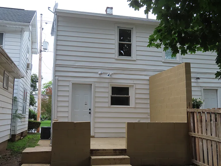 828 Broad St — Photo 20