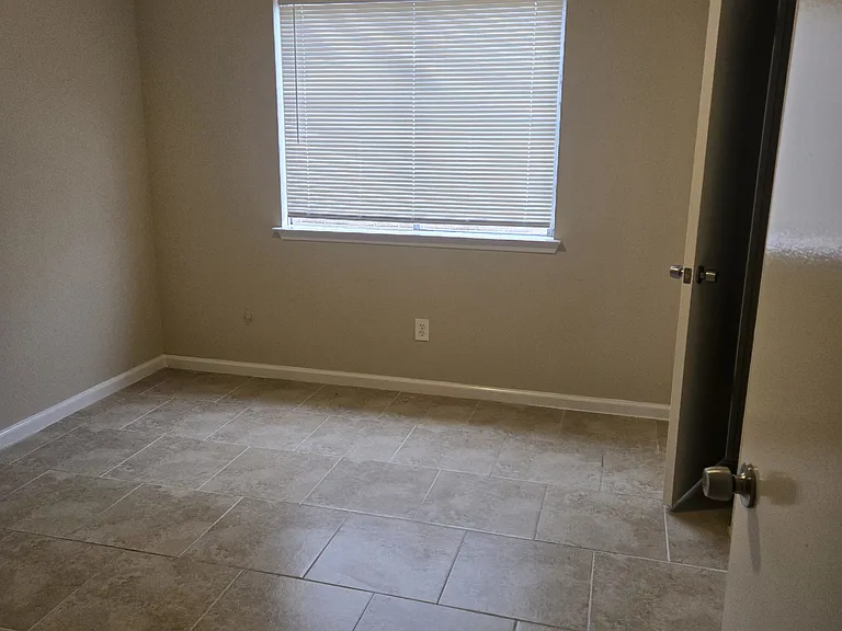 2475 Falls Church Dr — Photo 9
