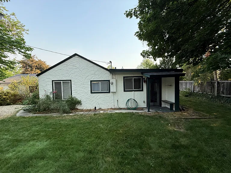 998 S Owyhee St — Photo 1