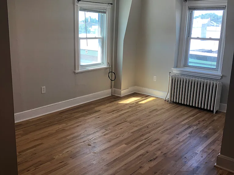 1412 N Van Buren St #3 — Photo 4
