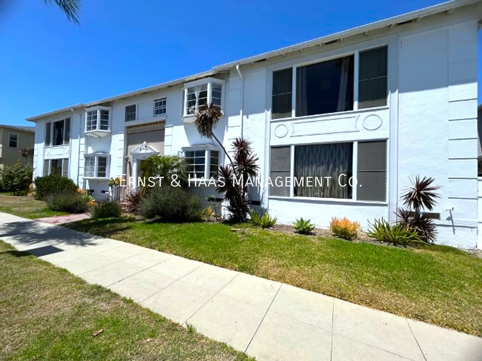 Studio Apartment Just Steps From the Marina! — Photo 3