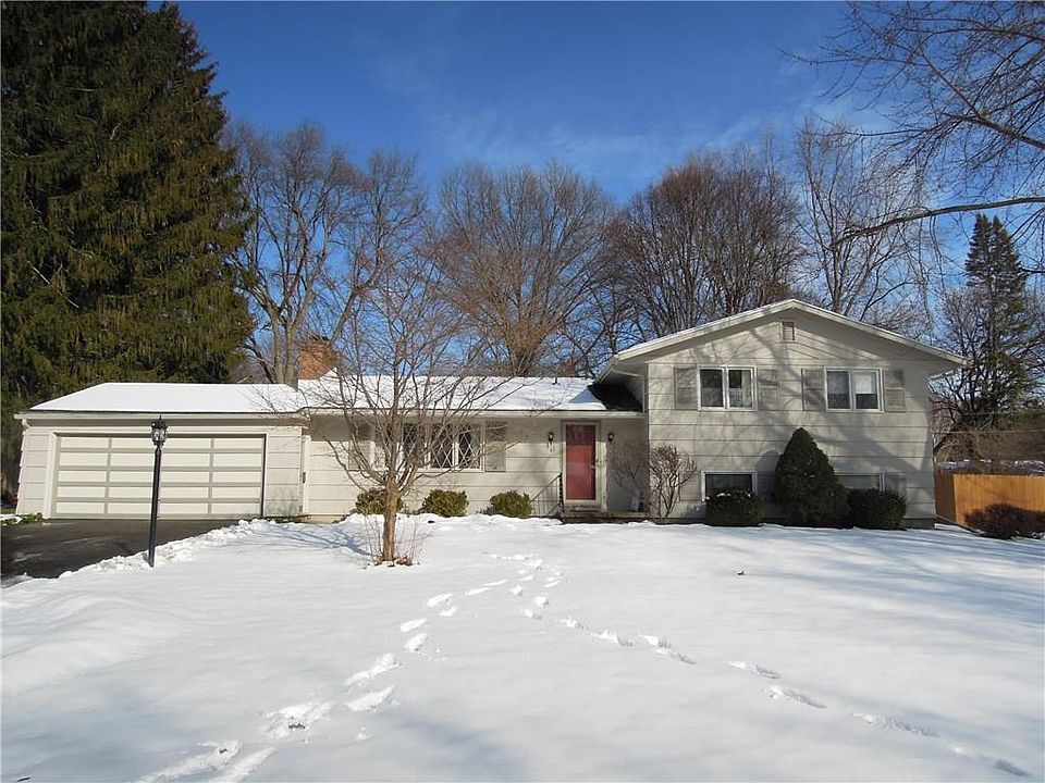1st image of 42 Shire Oaks Dr