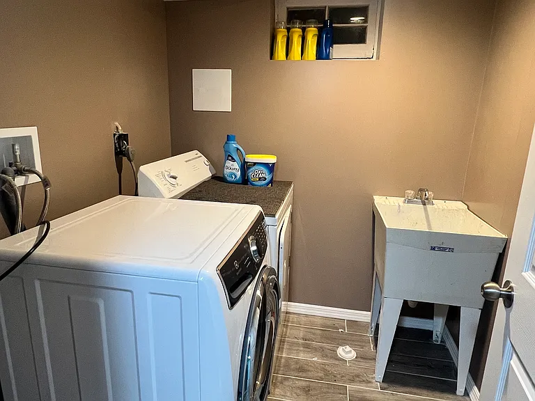 23 Ridgeview Ave #1 — Photo 9
