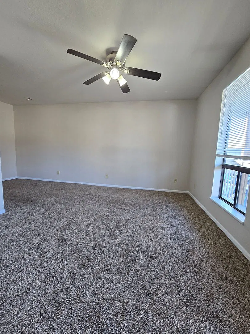 2 Bedroom 1 Bathroom Apartment in heart of Osage Beach! — Photo 3