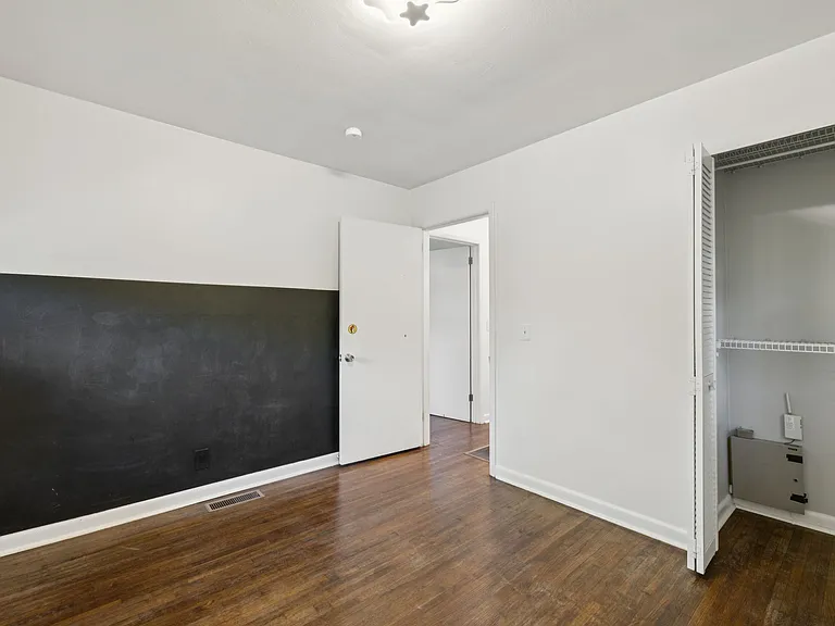589 Highcrest Dr — Photo 15