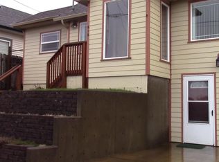 616 NW Lee St, Newport, OR 97365