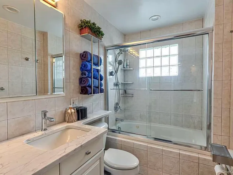 912 Pacific St #2 — Photo 6
