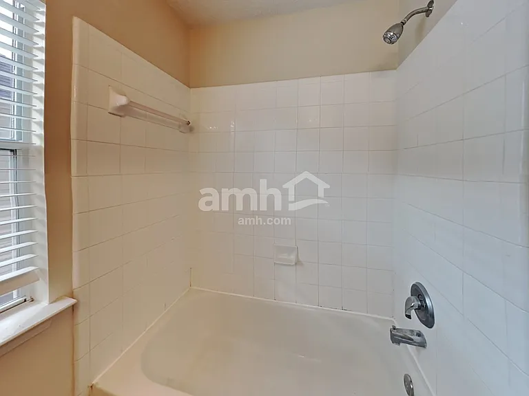 7015 Atasca Creek Dr — Photo 18