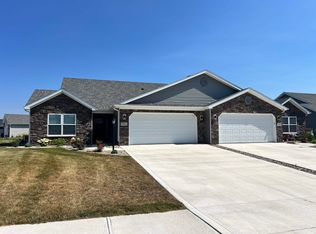 3903 Gussie Ct, Warsaw, IN 46582