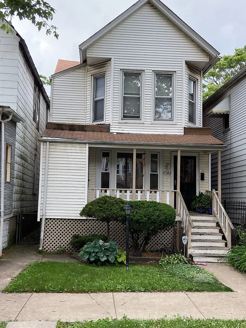 7126 S Champlain Ave photo 1