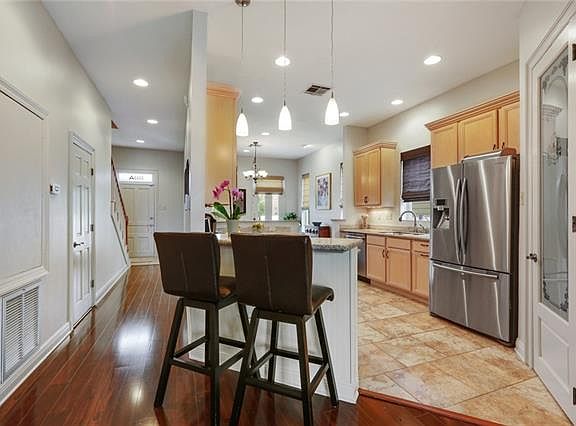 5th image of 6960 Gen Haig St #A