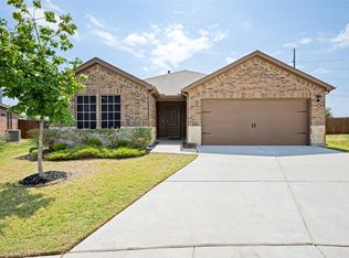 1104 Saddlehorn Dr, Denton, TX 76207