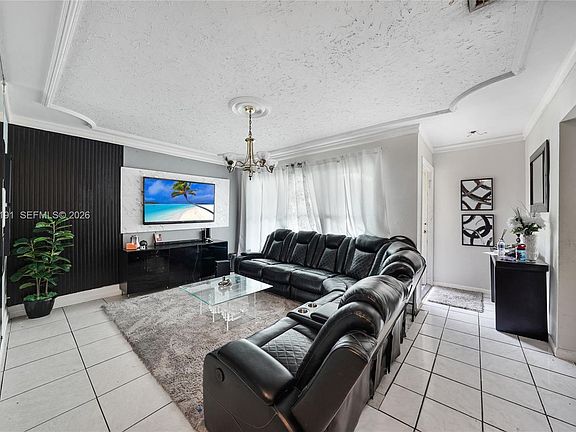 3rd image of 11041 NW 39th St
