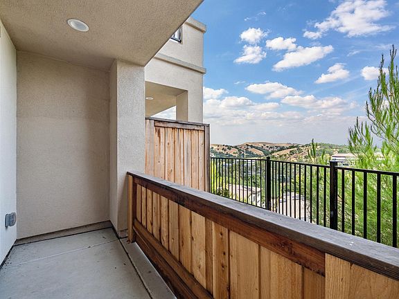 5th image of 533 Laurel Knoll Ct