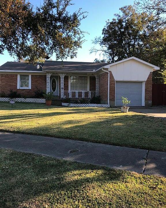 1st image of 222 W Chico Dr
