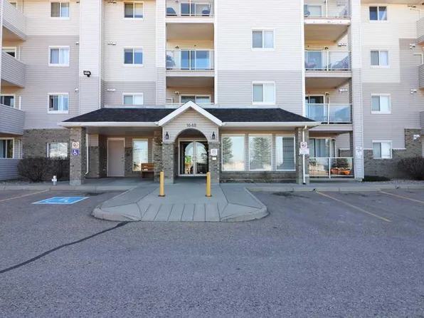 1648 W Saamis Dr NW #105, Medicine Hat, AB T1C 4X1