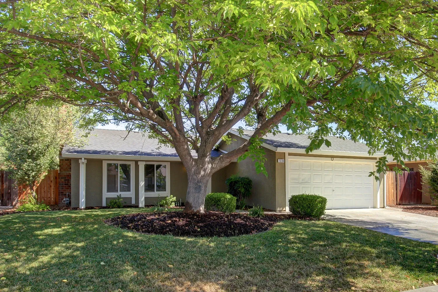 7608 Blackthorne Way photo 1