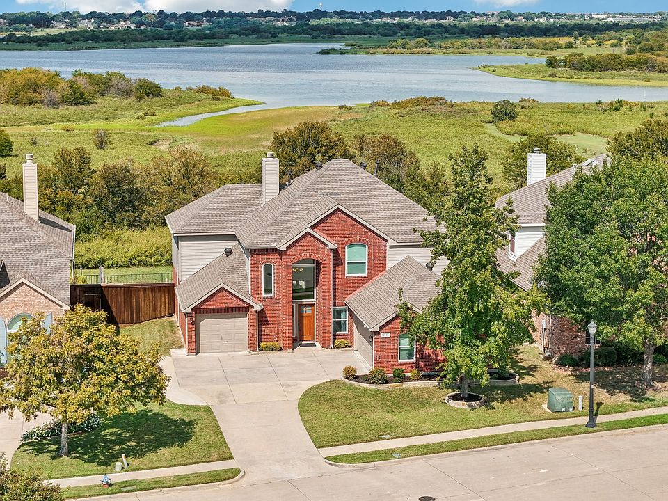 1st image of 3913 Lakeside Dr