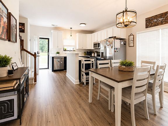 4th image of 2019 Avery Park Dr