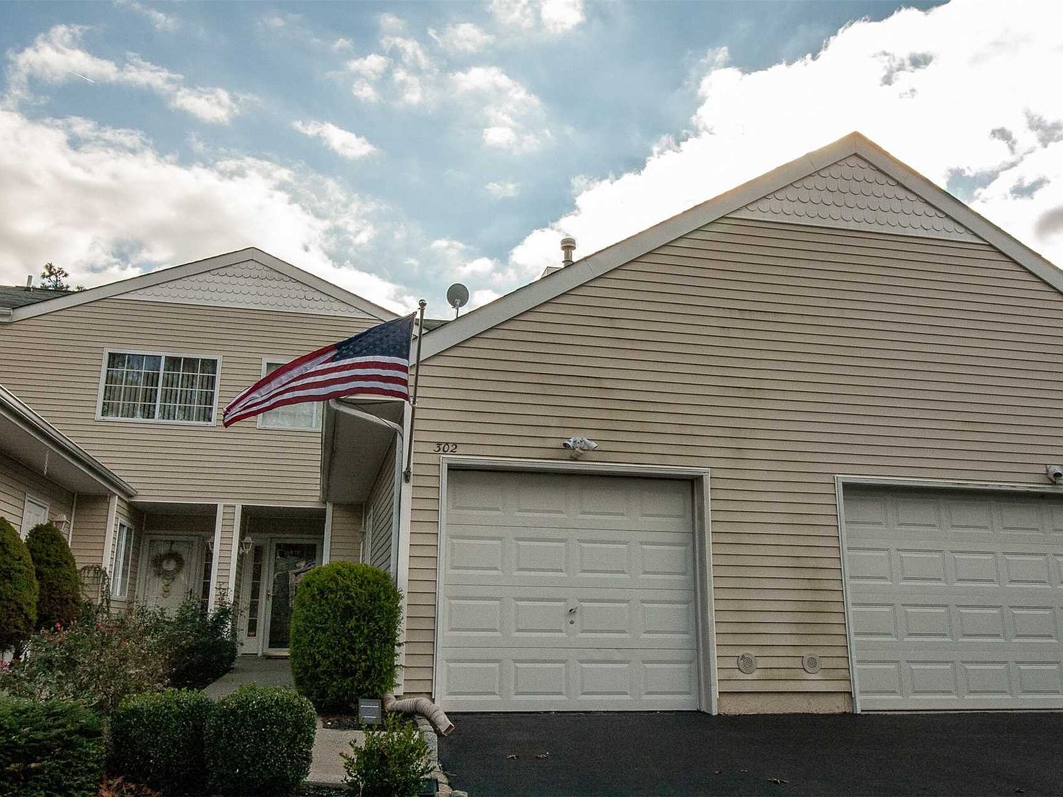 302 Prairie Ct, Manorville, NY 11949 Zillow