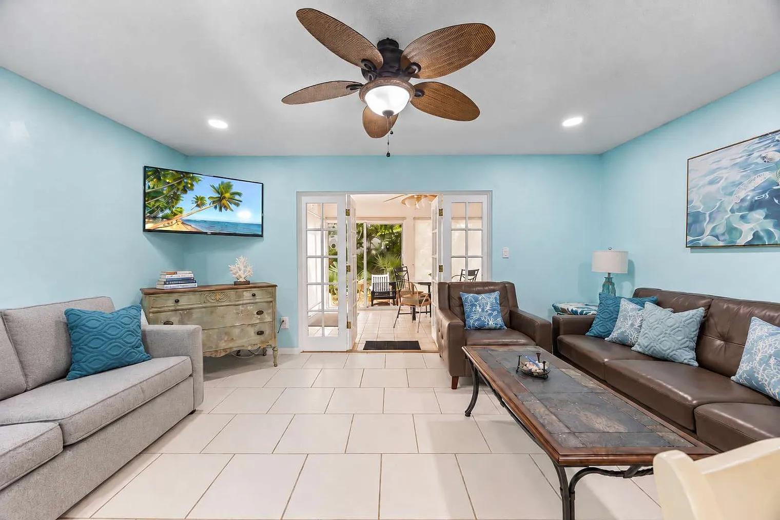 2 bed, 2.0 bath, 1119 sqft, $3,676 — Photo 2