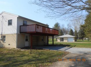 2033 Maple Ln, Williamsport, PA 17701