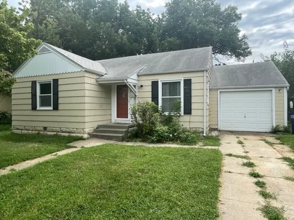 733 W 4th St, Junction City, KS 66441