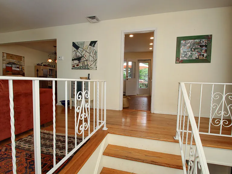 42-05 Naugle Dr — Photo 4