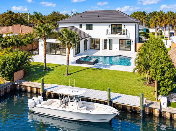 8 LEEWARD Circle, Tequesta, FL 33469