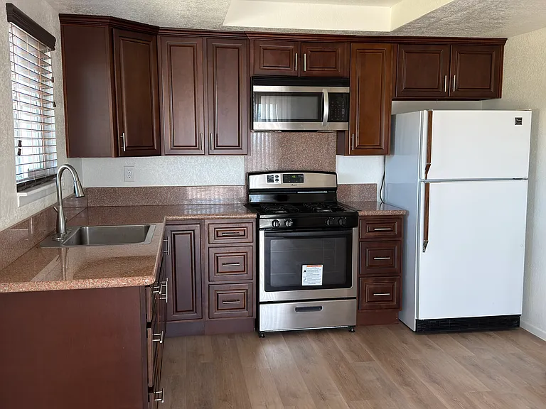 16321 Siskiyou Rd #3 — Photo 2