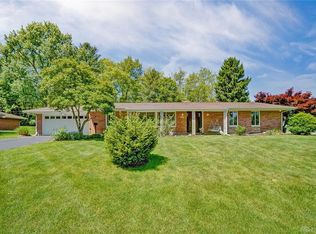 2419 Periwinkle Dr, Bellbrook, OH