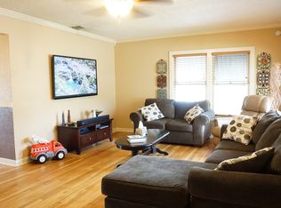 1709 3rd St, Floresville, TX 78114