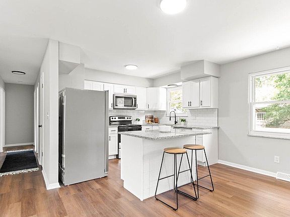 3rd image of 158 Electric Ave