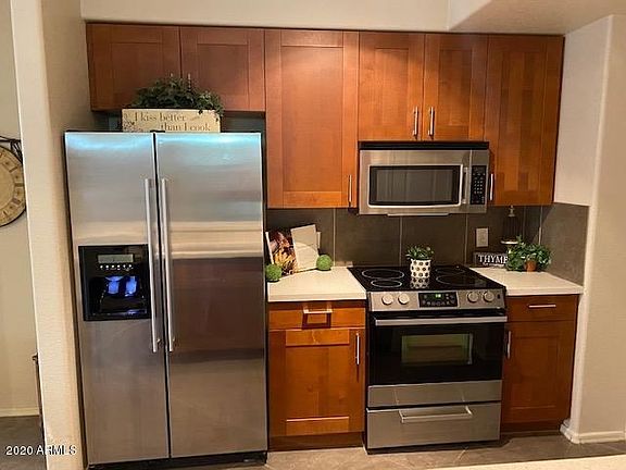 3rd image of 420 W 1st St Unit 106