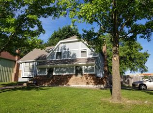 1801 S Clairborne Rd, Olathe, KS 66062