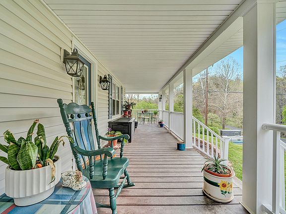 5th image of 6923 Old Mill Rd