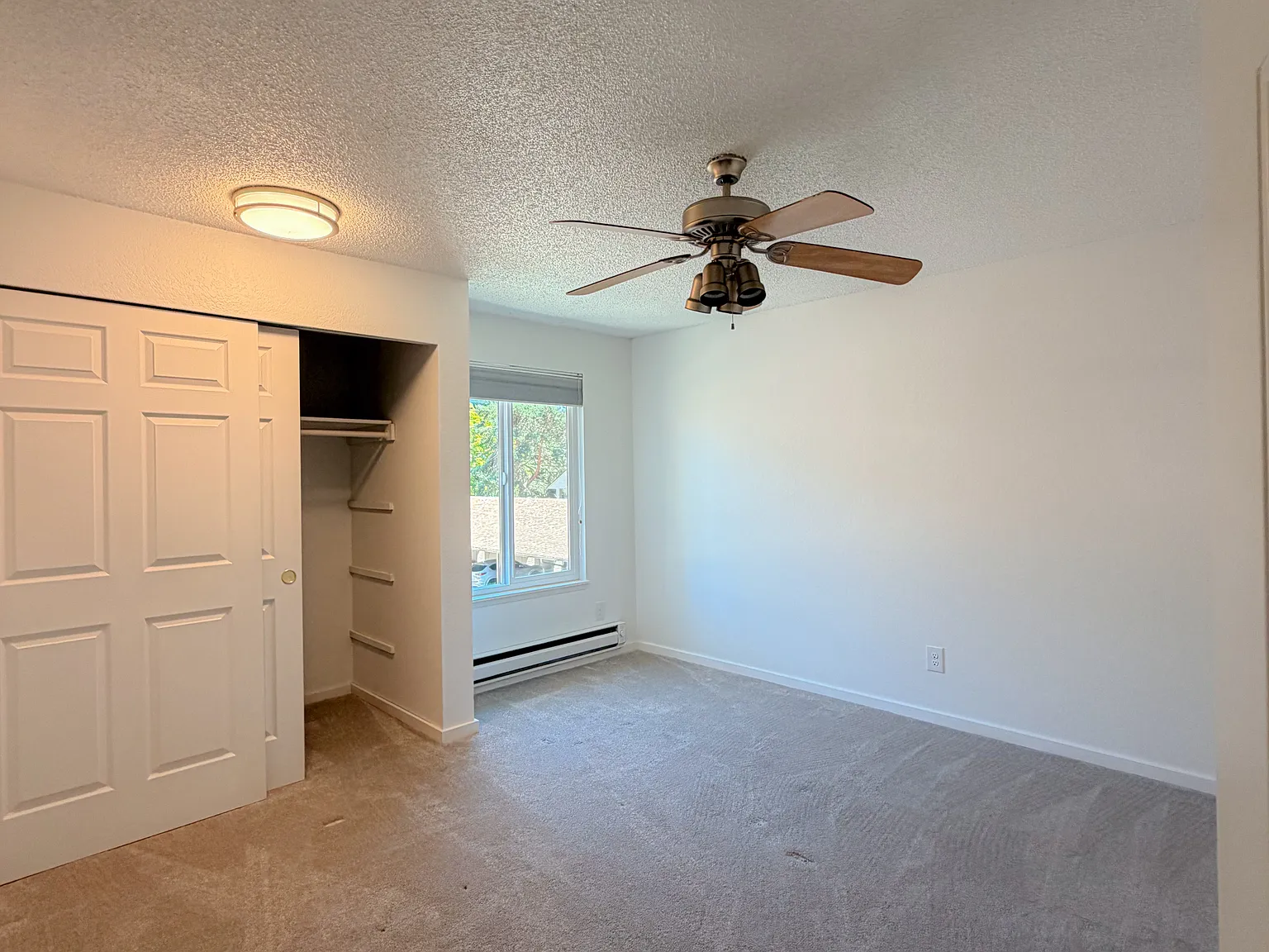 2 bed, 1051 sqft, $2,660 — Photo 4