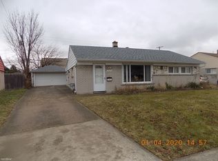 25452 Miracle Dr, Madison Heights, MI 48071