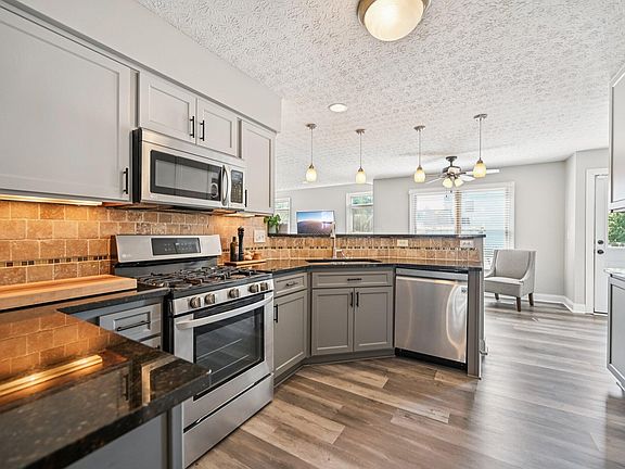 4th image of 6251 Steinbeck Way