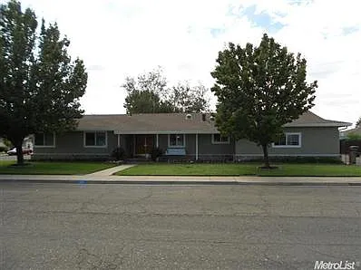 1821 Valparaiso Dr photo 1