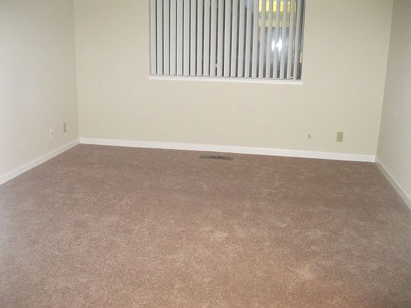 3rd image of 535 Bayview Park Dr
