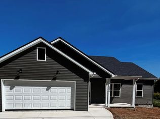 2570 Zeb Warren Rd, Cookeville, TN 38506