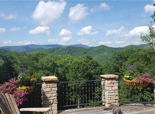 403 Strawberry Ln, Newland, NC 28657