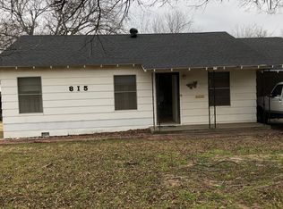 815 Young St, Nocona, TX 76255