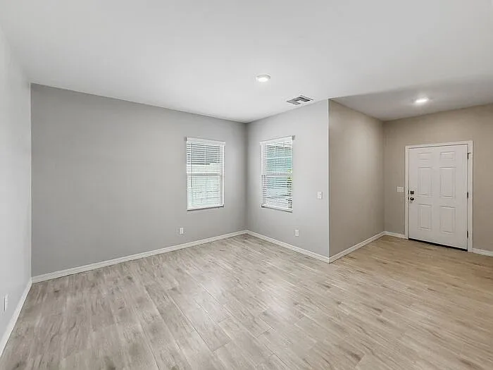 19575 W Annika Dr — Photo 5