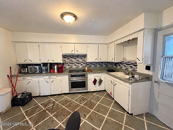5th image of 18523 NW 231ST Street