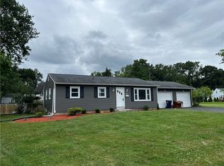 306 Norcrest Dr, Rochester, NY 14617